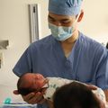 Gemelos con una afección que ponía en riesgo su vida pudieron ir a casa sanos gracias al equipo de cirugía fetal de OHSU