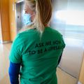 Tracy Hoyle helps promote Donate Life