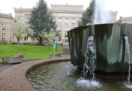Evento sobre medios para guardar armas de fuego de manera segura en OHSU recibimos medicamentos para desechar, entregaremos candados de cable gratis para bloquear armas de fuego