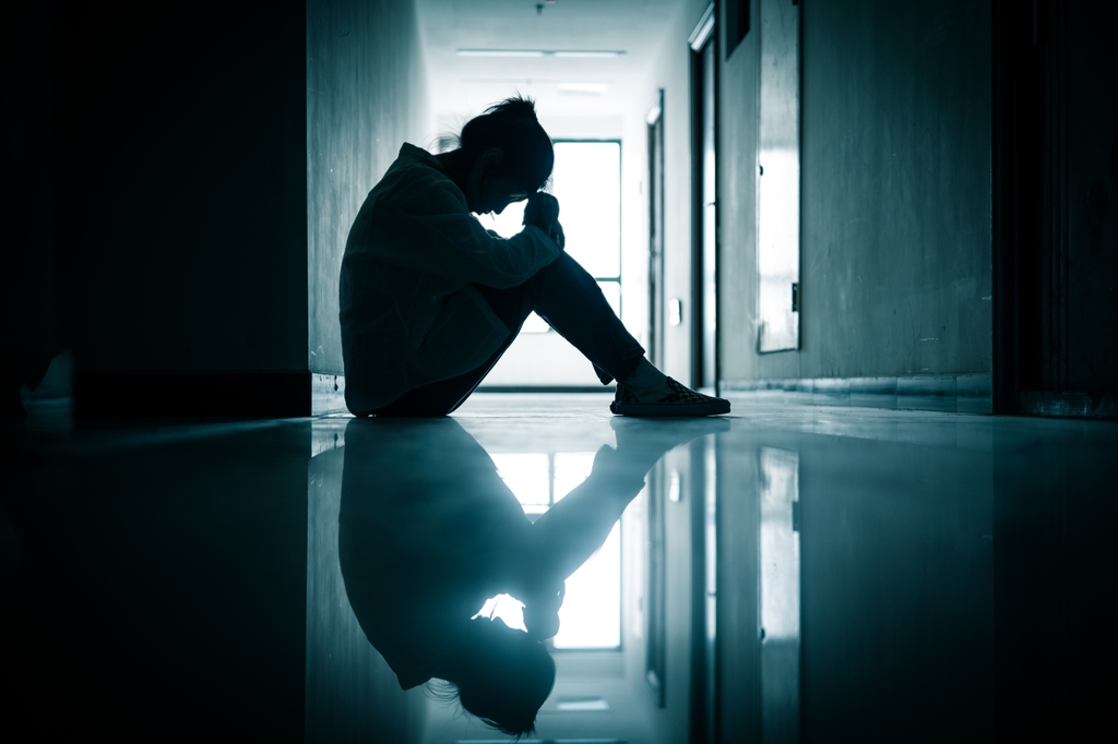 Hikikomori se caracteriza por el estrés causado por el aislamiento de meses en casa. (Getty Images)