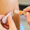 Cambiar de brazo mejora la efectividad de las vacunas de dos dosis, sugiere un estudio de OHSU