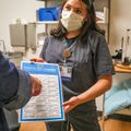 Equipos de OHSU diagnostican y tratan a un niño pequeño con una afección misteriosa y potencialmente mortal