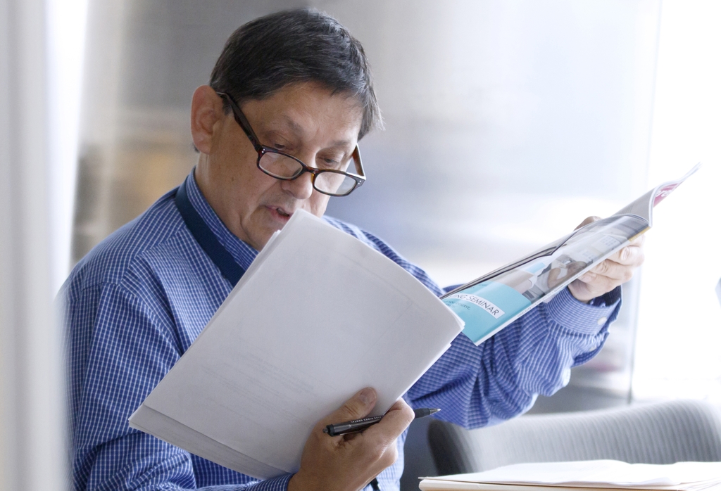 Dr. Richard Maziarz, director médico del programa de trasplante de adultos de células madre y sangre y terapia celular en OHSU Knight Cancer Institute. Los investigadores del programa están buscando nuevas formas de tratar cánceres letales como el cáncer de piel. (OHSU/Kristyna Wentz-Graff)
