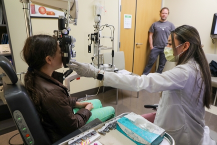 OHSU Casey Eye Institute se enfoca en la miopía