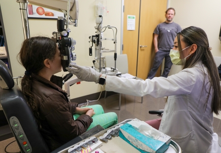 OHSU Casey Eye Institute se enfoca en la miopía
