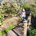 Valerie Clappison en el jardín
