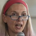 Ana Hilde, M.D., M.P.H., psiquiatra de niños y adolescentes de la Asociación de Rehabilitación de Nativos Americanos del Noroeste, habla durante la mesa redonda de OHSU el miércoles 29 de junio de 2022. (OHSU/Christine Torres Hicks)