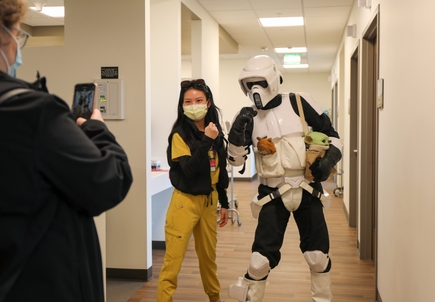 ‘Star Wars guy’: OHSU oncology CNA brings patients smiles, camaraderie 