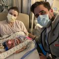Stephanie Dewes y Stefan Shearer le dieron la bienvenida a su hija Clara en enero.