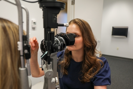 OHSU researchers discover link between proteins in tears, pain after eye surgery