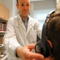 Estudio sugiere que el uso oportuno de audfonos puede reducir el riesgo de desarrollar Parkinson's