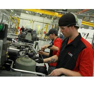 Farmers Experience AGCO’s High-tech Tractor Manufacturing