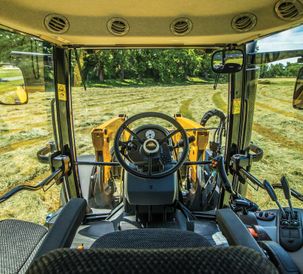 Challenger-MT400E-Series-Midrange-cab-IMG_9827-72dpi