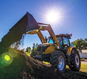 Challenger-MT400E-Series-Midrange-loader-material-handling-IMG_0386-72dpi