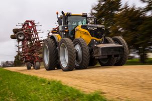 Challenger-1000Series-HHP-tractor-tillage-IMG_1740