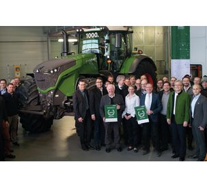 The 1000th Fendt 1000 Vario goes to Canada