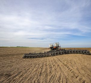 AGCO Introduces Fendt Momentum Planter to North America