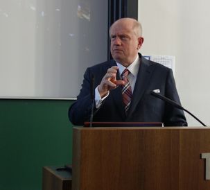 Martin Richenhagen talks about Smart Solutions at TUM