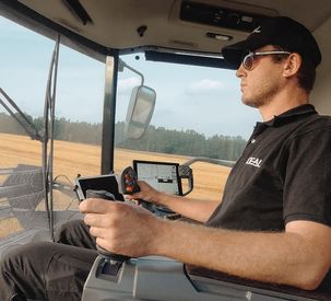 AGCO’s Fendt IDEALDrive Eliminates the Steering Wheel in IDEAL Combines
