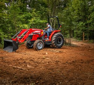 AGCO-NA-MF-1835M-loader-leveling-082020-668A4768