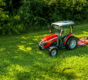 AGCO-NA-MF-2860M-cab-mowing-drone-082020-DJI_0618