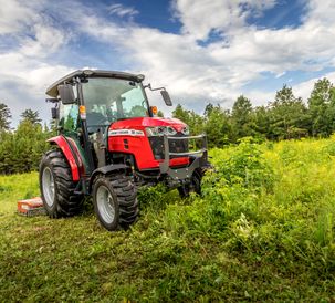 AGCO-NA-MF-2860M-cab-mowing-weeds-082020-668A4943