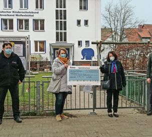 Auction of old machines helps young people learn