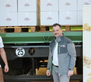 Fendt team in France donates tractor noodles to food banks