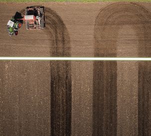 AGCO-NA-TIHeadland-wayline-turn-drone-