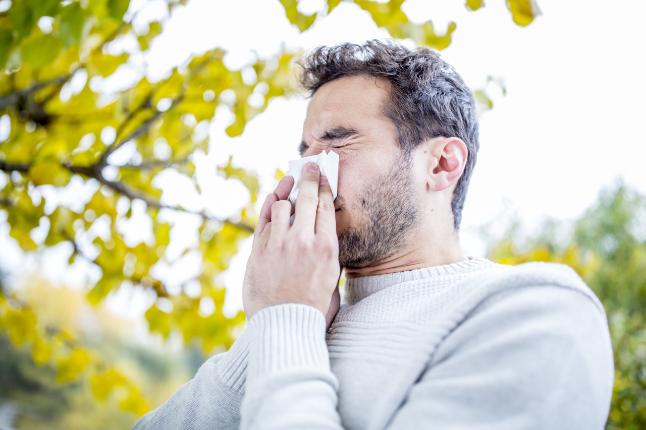 Is it allergies or the coronavirus? 4 ways to tell.