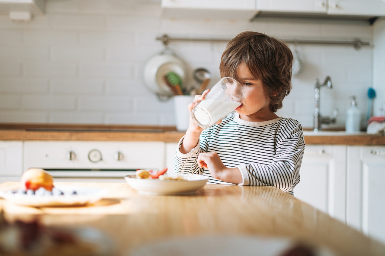 生乳が子供にとって特に危険な理由 |ノバントヘルス