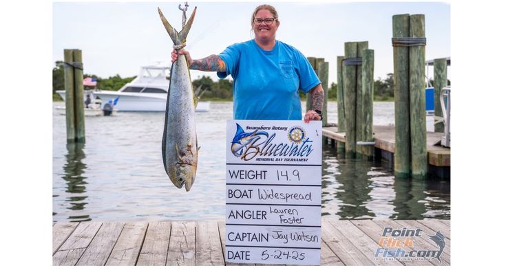 Lauren Foster fishing knee rep. main
