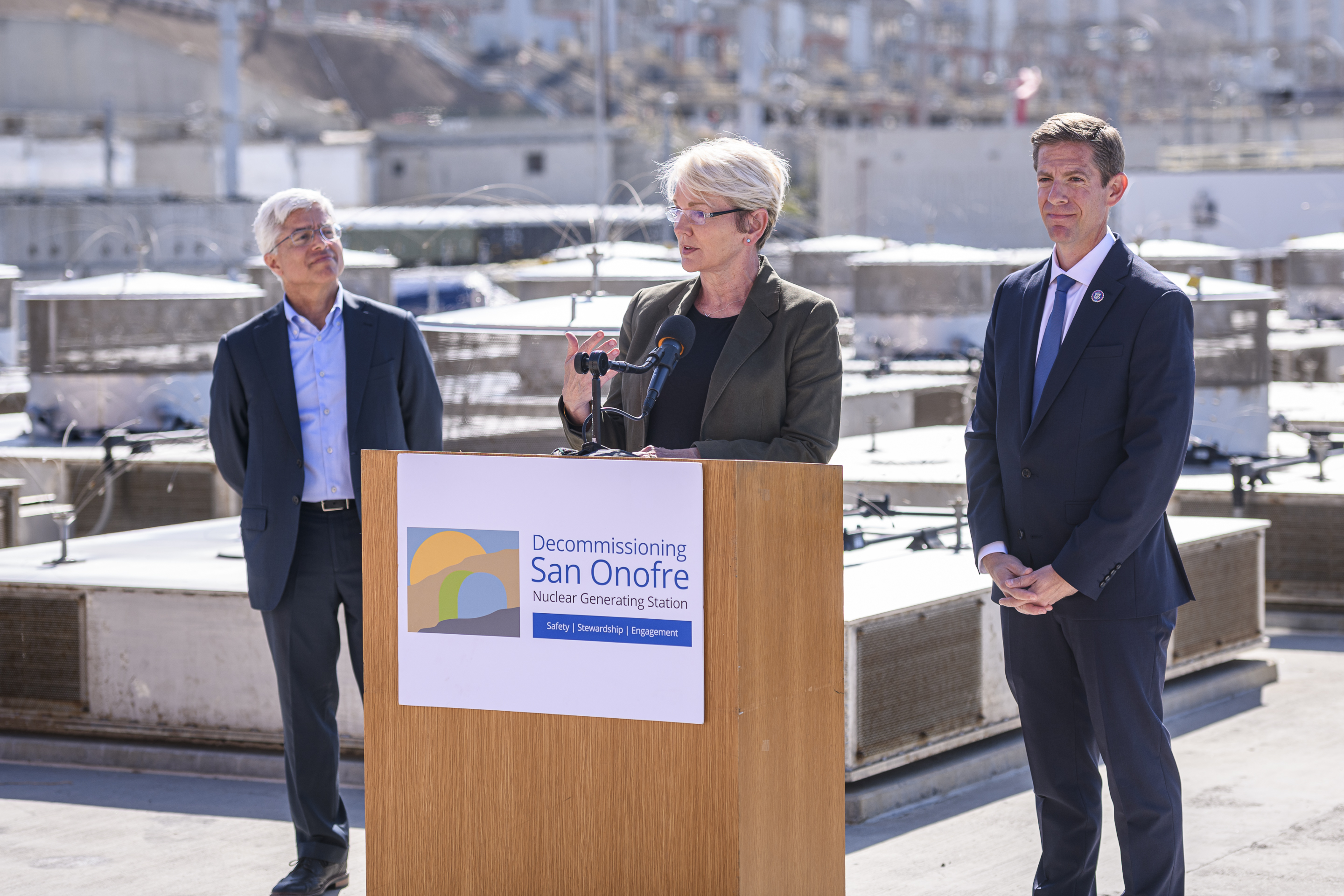 04-21-2022 DOE Sec. Granholm - Rep Levin - Pedro Pizarro Press Conference _MP12212