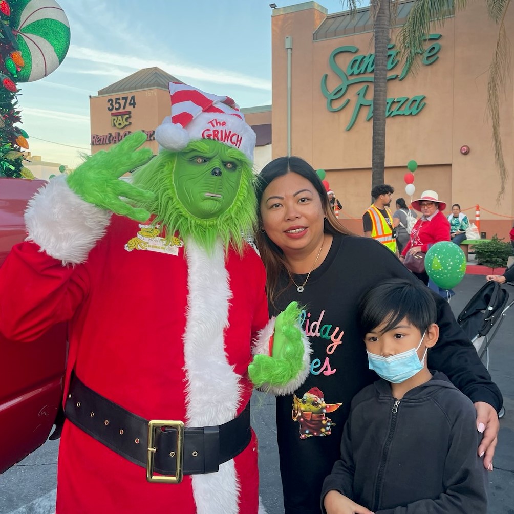 Community Resource Centers Spread Holiday Cheer and Support with