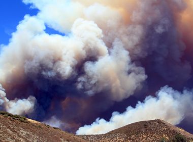 SCE Works with Fire Officials to Restore Power