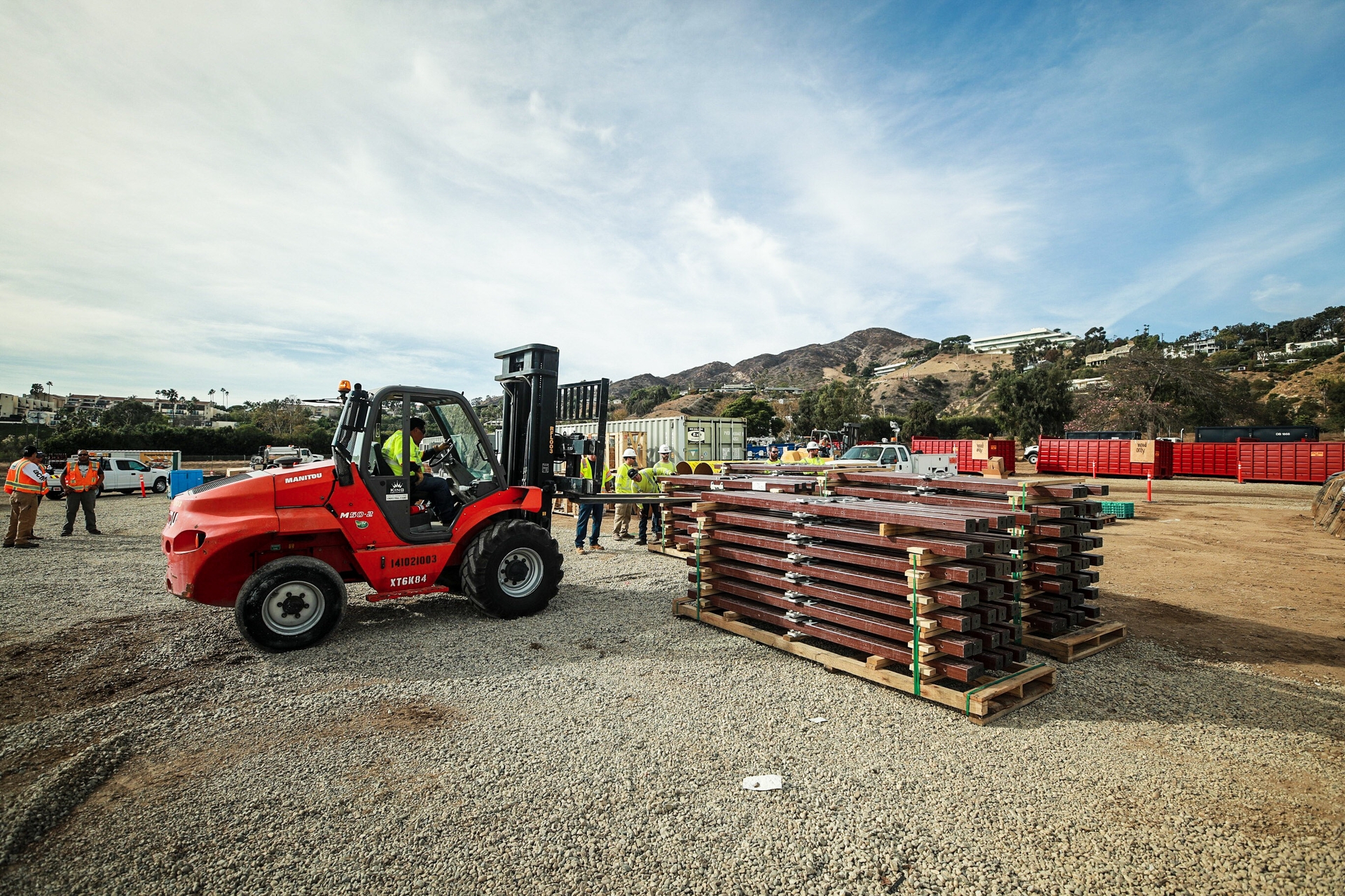SCE crews make repairs in Malibu.
