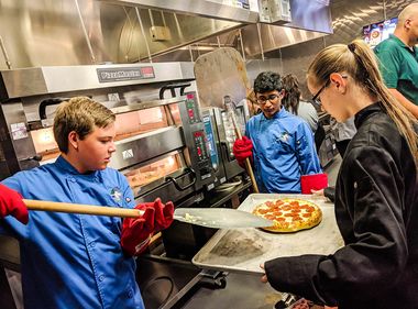 Students Top Off Energy-Efficient Experience With Pizzas