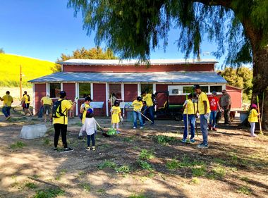 Edison Volunteers Dig In at State Parks Earth Day
