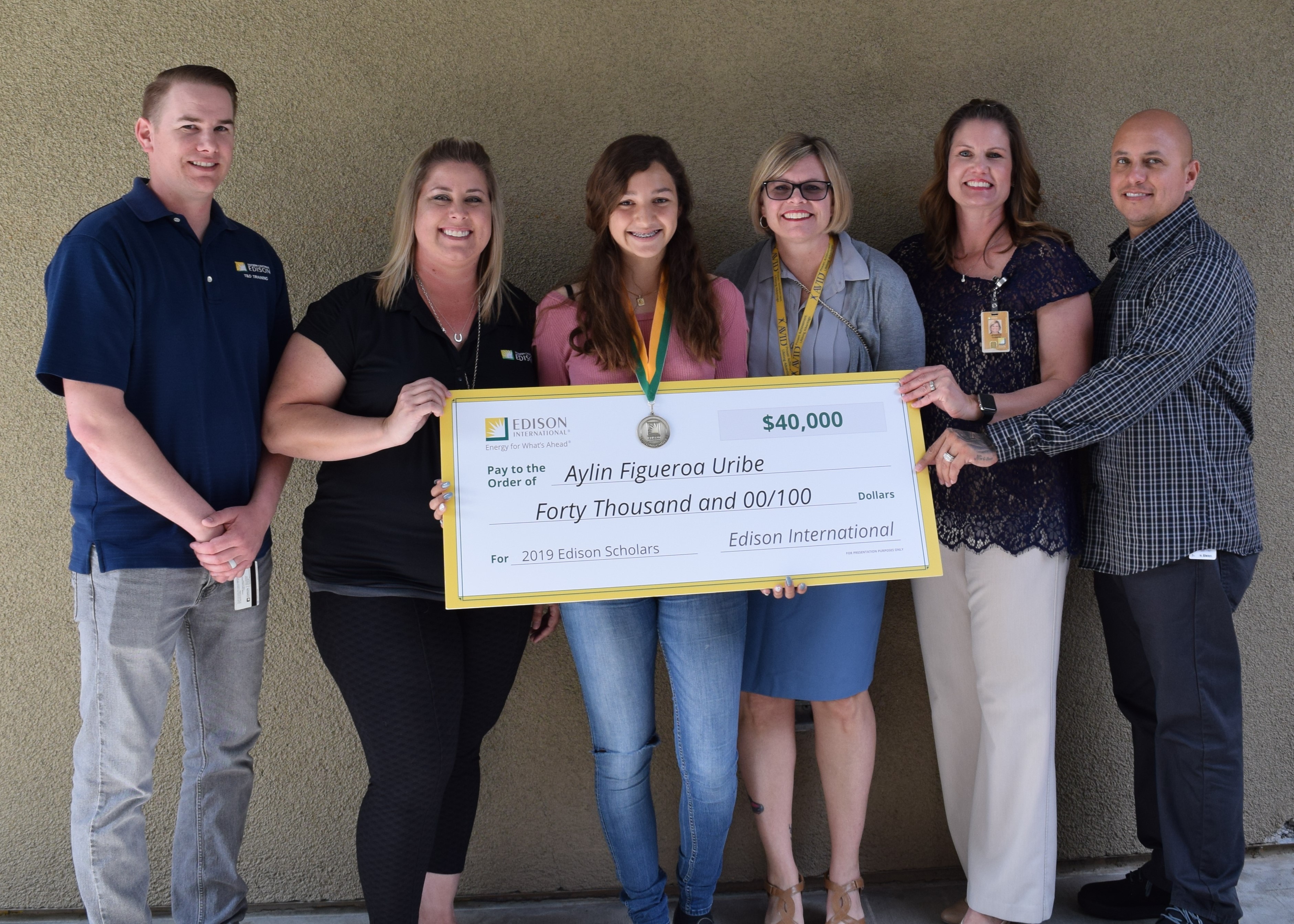2019 Edison Scholar Aylin Figueroa Uribe at Cathedral City High School
