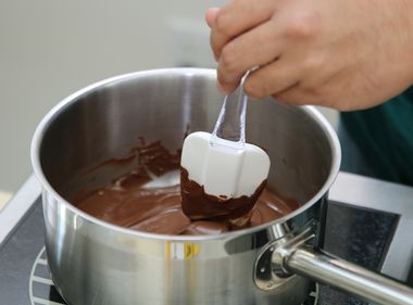 Restaurants Set Table for Induction Cookware to Increase Efficiency, Reduce Costs