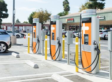 Koreatown Shopping Center Celebrates New Public EV Fast Charging
