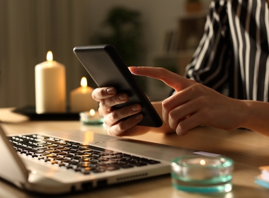 Tips for Charging Your Phone During an Outage