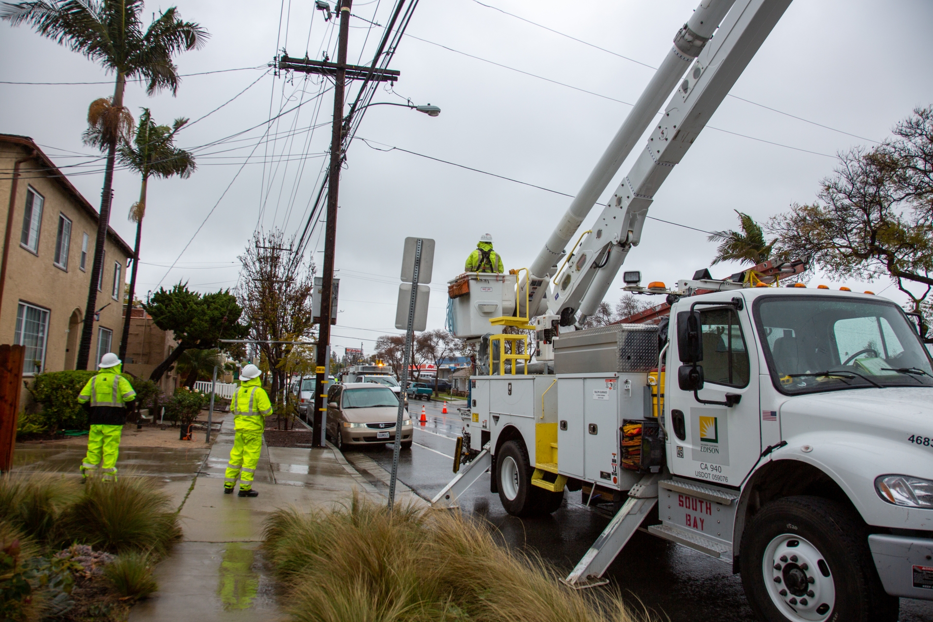 SCE's weather team provides forecasts that allow repair crews to be prepared well in advance of a storm.