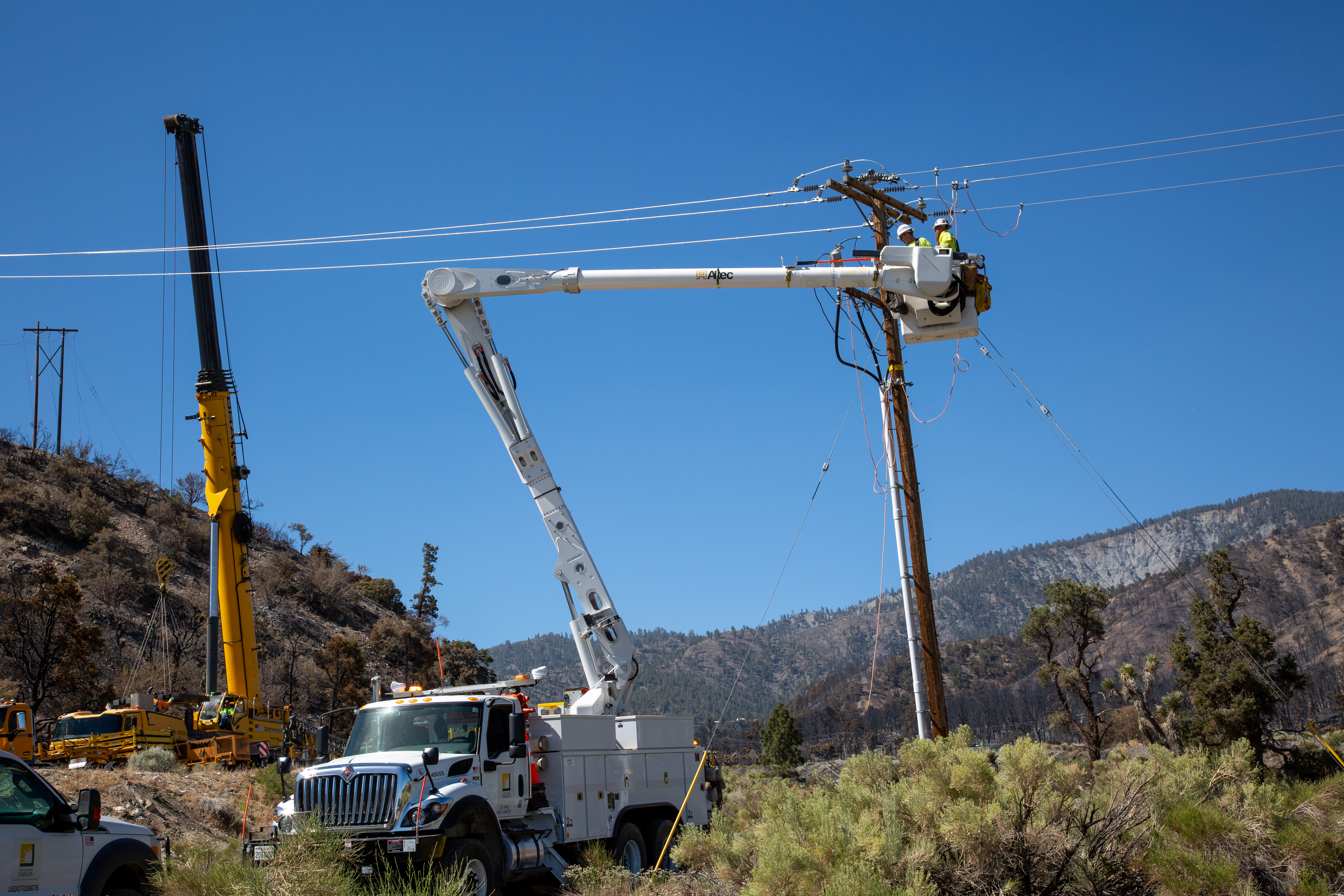SCE crews are prepared to respond to any outages caused by high winds, which are forecast to reach up to 80 mph. 