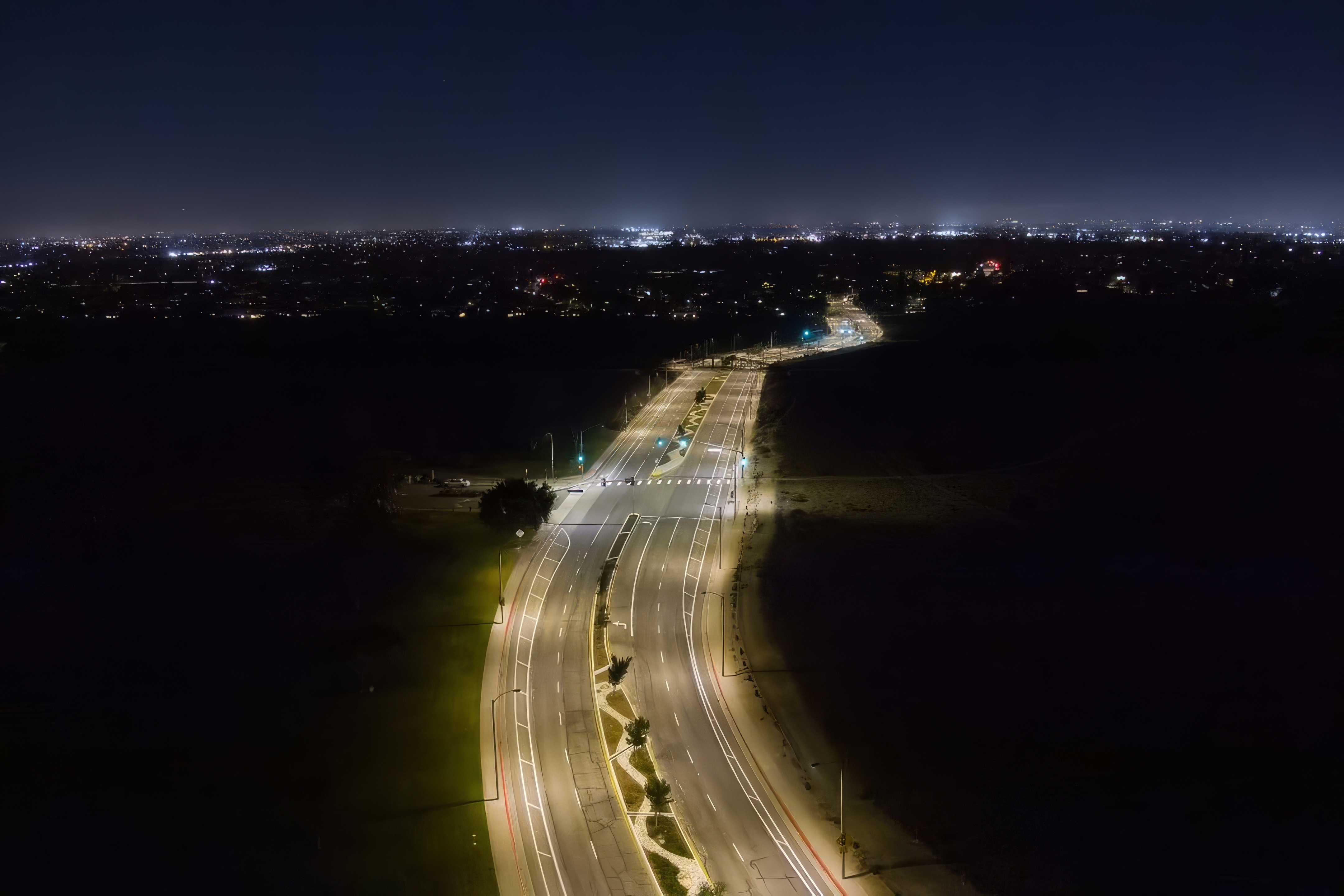 SCE’s streetlight upgrades use LED lighting technology that improve nighttime visibility, light pollution and color vibrancy, increasing safety for pedestrians and motorists.