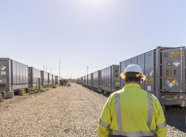 Strengthening the Power Grid With Large-Scale Batteries