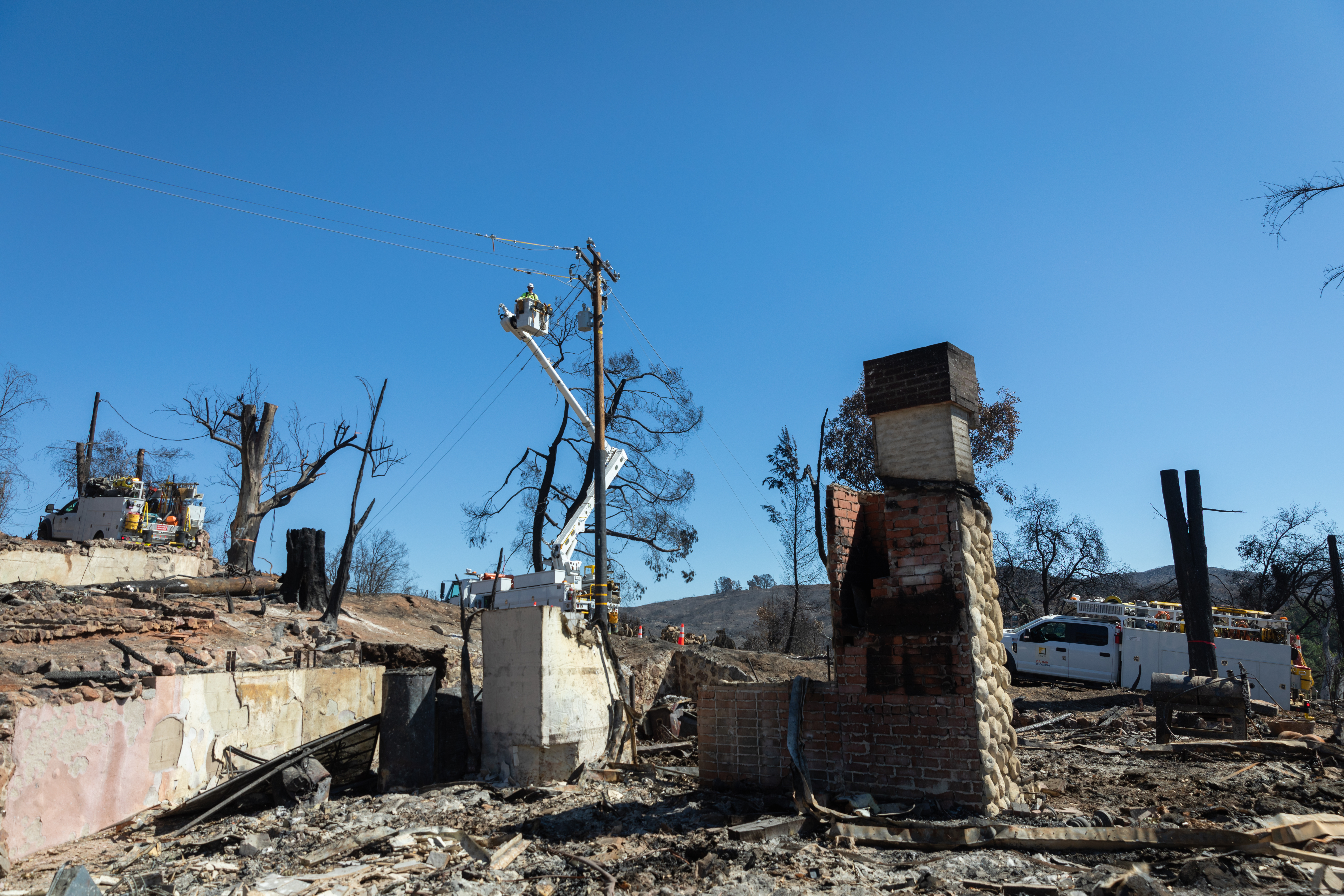 The Airport Fire destroyed many homes and 135 SCE structures. 