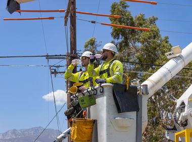 Lineworkers Share Safety Tips for Extreme Heat