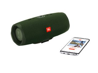 JBL_Charge4_Phone_ForrestGreen