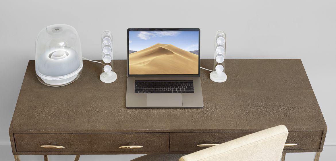 HK_SoundStick_Desk_Angle3_006_x5